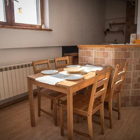 Ciche I Mile Poddasze Niedaleko Starowki Appartamento *